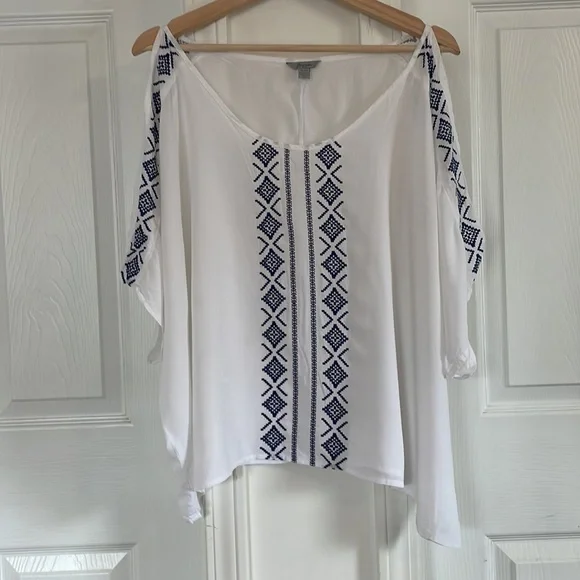 Lorimer NYC Cold Shoulder Blouse - Picture 1 of 10